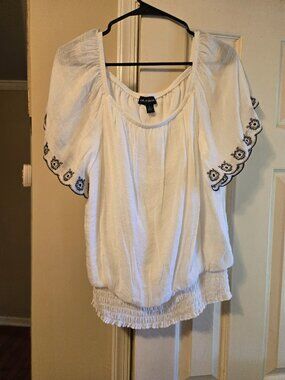 I.N. Studios, new without tags, never worn, elastic waistband, cute fit any age